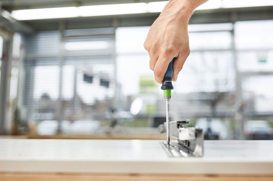 Festool Bit mit Antrieb in PH-Profil wird in Werkzeugfutter eingesetzt Anwendungsbeispiel