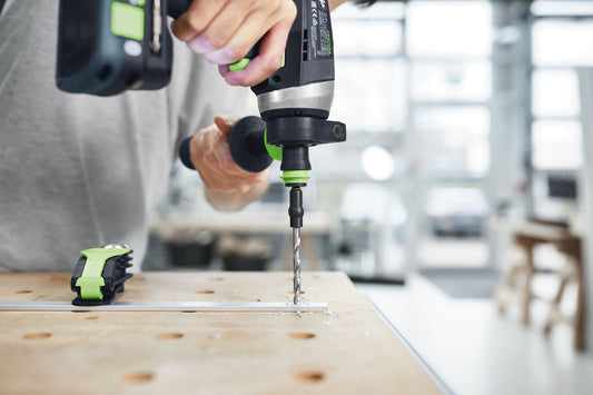 Festool Spiralbohrer HSS bohrt mit CENTROTEC-Aufnahme präzise in Holz und Metall