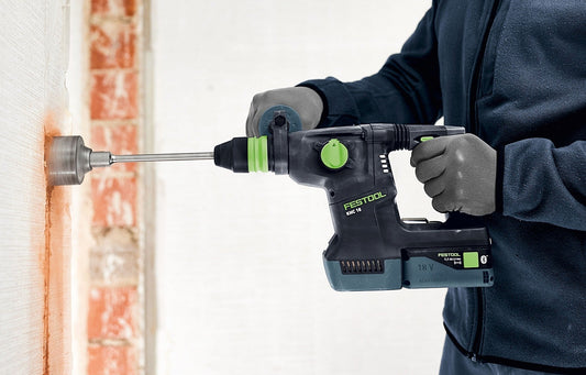 Festool KHC 18 EB-Basic Akku-Kombihammer beim Hammerbohren in Ziegelstein, Anwendungsbeispiel