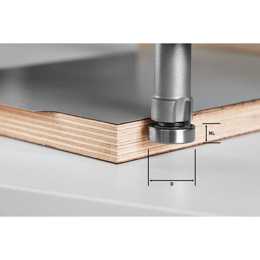 Festool Bündigfräser HW/KLS D22/8-OFK mit Hartmetallschneiden beim Fräsen von Holzumleimer, Detailansicht Fräskopf