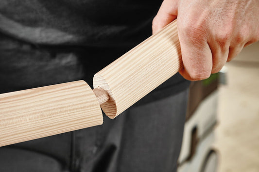 Festool DOMINO Dübel Buche beim Verbinden zweier Holzteile, stabile und verdrehsichere Holzverbindung