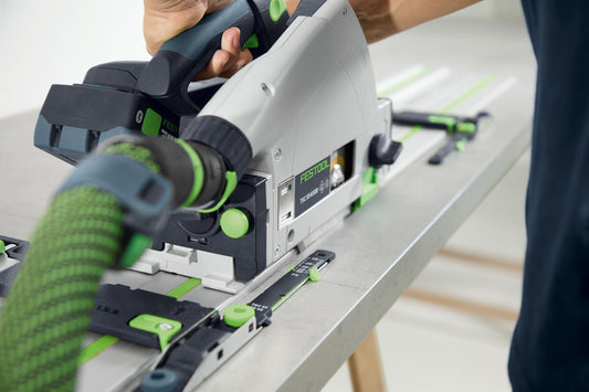 Festool Eintauch-Positionsanzeiger FS-EP mit Einhandzwingen FS-EZ 150 an Führungsschiene montiert