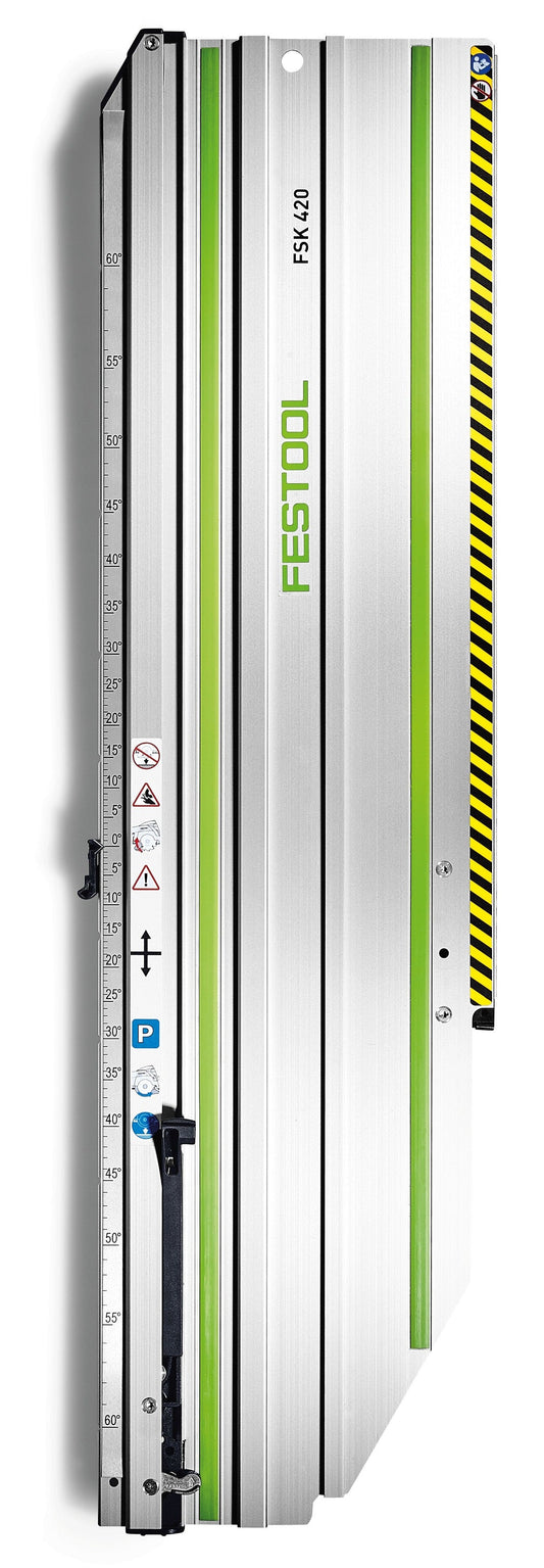 Festool FSK 670 Kappschiene mit Stahlschiene, Skala und grünen Führungsleisten, Draufsicht.