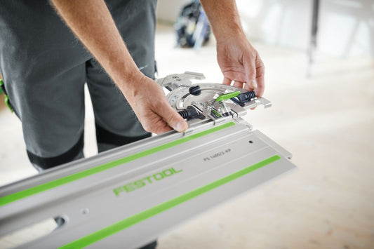 Festool Winkelanschlag FS-WA mit Schnellspannhebel auf Führungsschiene, Anwendungsbeispiel