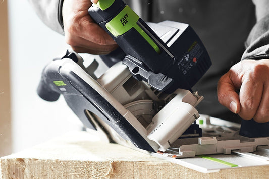 Festool Kreissägeblatt-Set KSB-SORT/3 W im Einsatz an Holz mit Sägeblättern und Farbcodierung