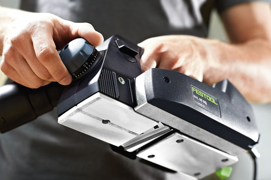 Festool EHL 65 EQ-Plus Einhandhobel mit Spantiefeneinstellung und austauschbaren Hobelmessern in Detailansicht.