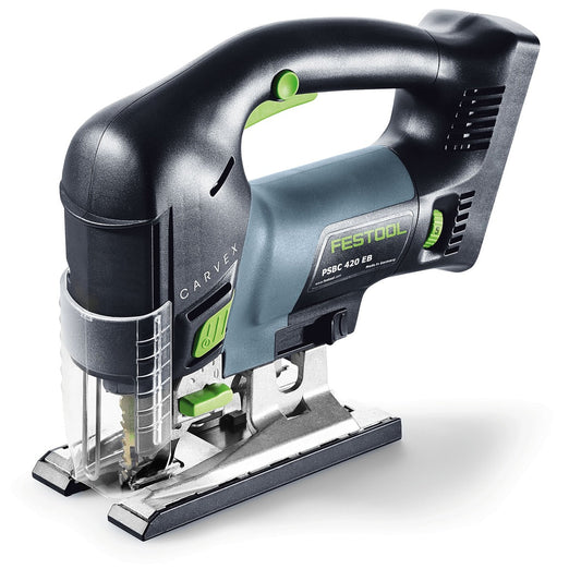 Festool CARVEX PSBC 420 EB Akku-Pendelstichsäge mit ergonomischem Griff und grünen Bedienelementen, Seitenansicht.