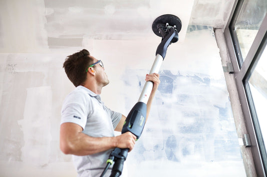 Festool PLANEX easy LHS-E 225 EQ-CB Langhalsschleifer bei Deckenschleif-Anwendung an Gipskartonwand