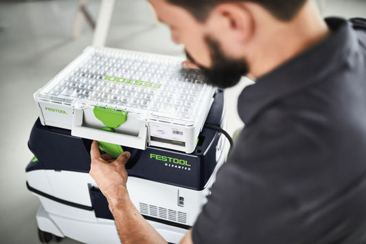 Festool Systainer³ Organizer SYS3 ORG L 89 mit transparentem Deckel in Anwendung, Handgriff sichtbar
