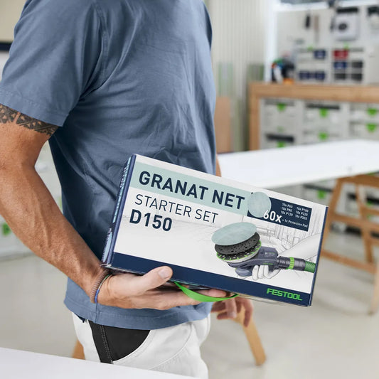 Festool Schleifgitter Granat Net Set wird von einem Handwerker getragen